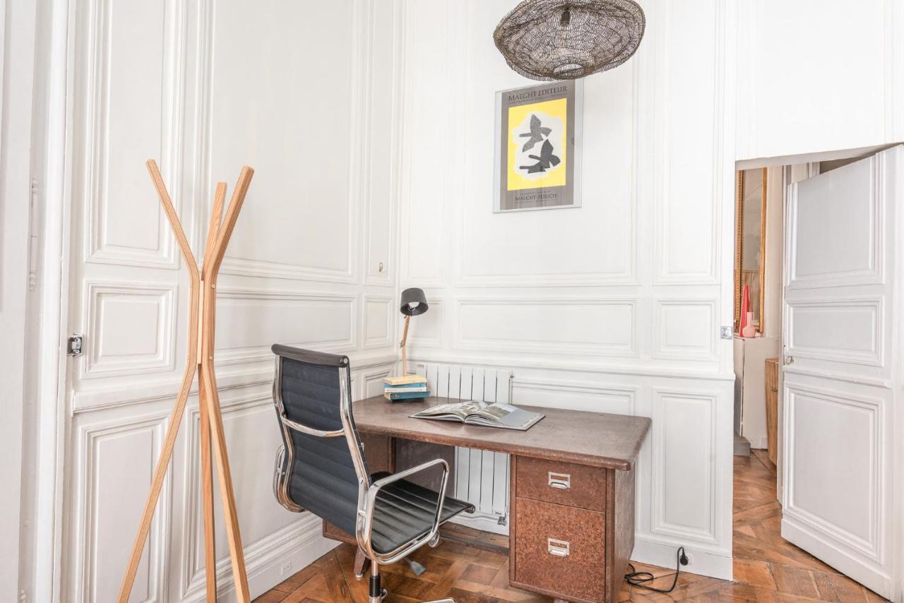 Outstanding Parisian Flat In Heart Of Paris Center Apartment Exterior photo
